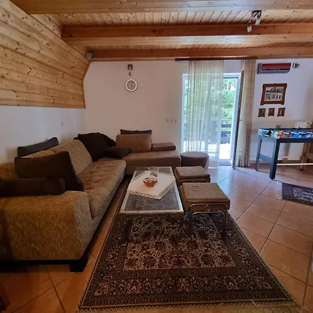 Charming Mountain Hut Kazic 木屋 *