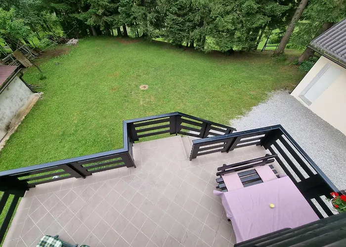 Σαλέ Charming Mountain Hut Kazic *