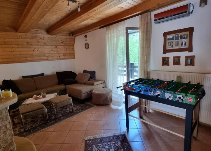 Charming Mountain Hut Kazic 木屋 Kupjak