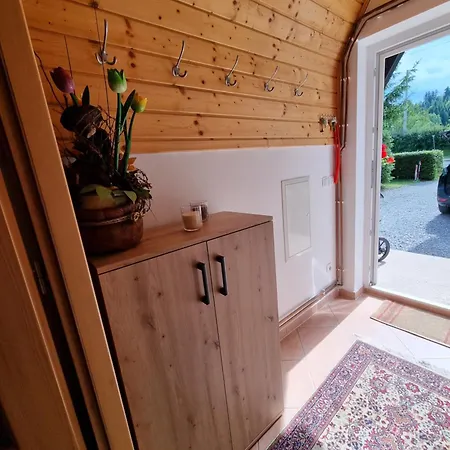 Charming Mountain Hut Kazic 木屋 *