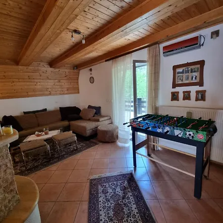 Charming Mountain Hut Kazic 木屋 Kupjak